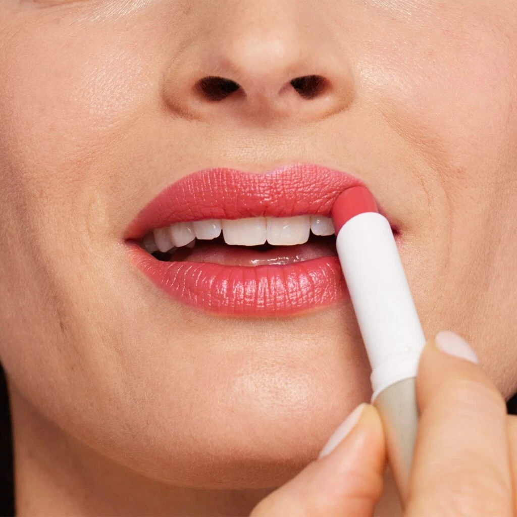 Schöne Lippen mit dem ColorLuxe Lippenstift von janeiredale in der Farbe Sorbet- bei Claresco Cosmetic kaufen